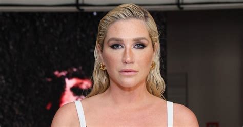 kesha nudes|Kesha Goes Totally Nude to Promote Her New Album Gag。